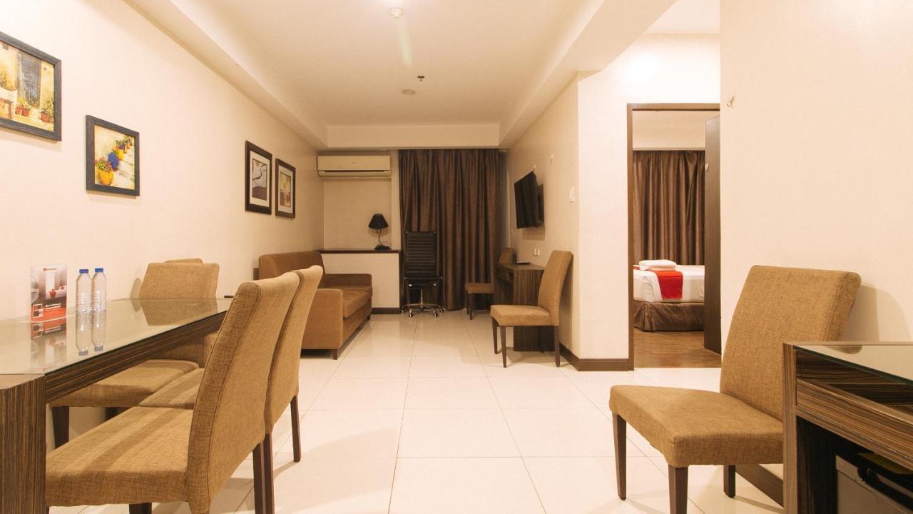 Reddoorz Premium @ West Avenue Quezon City Exterior photo