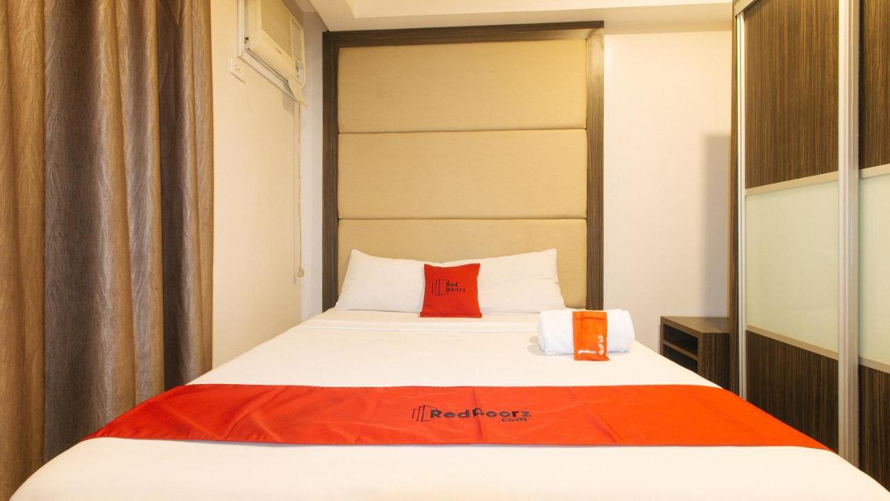 Reddoorz Premium @ West Avenue Quezon City Exterior photo