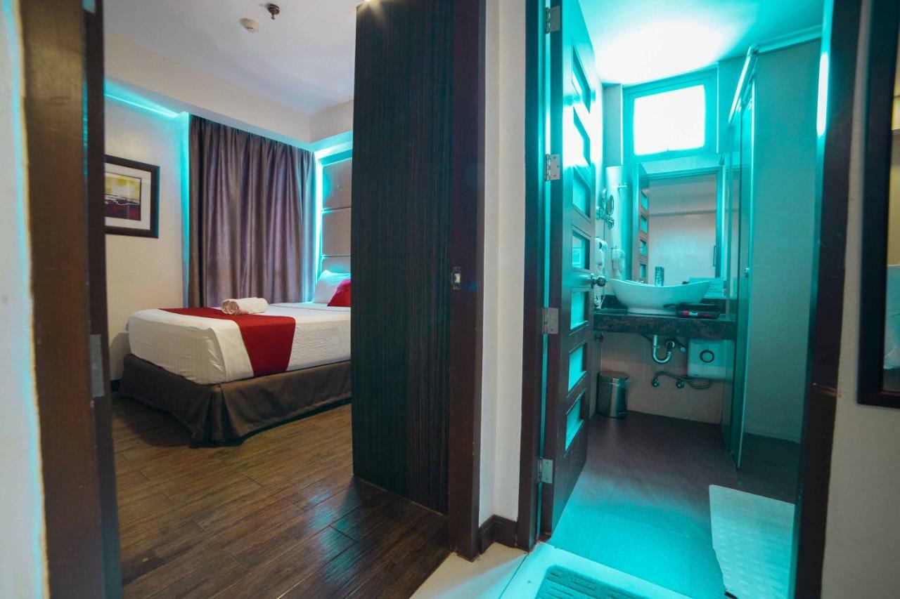 Reddoorz Premium @ West Avenue Quezon City Exterior photo